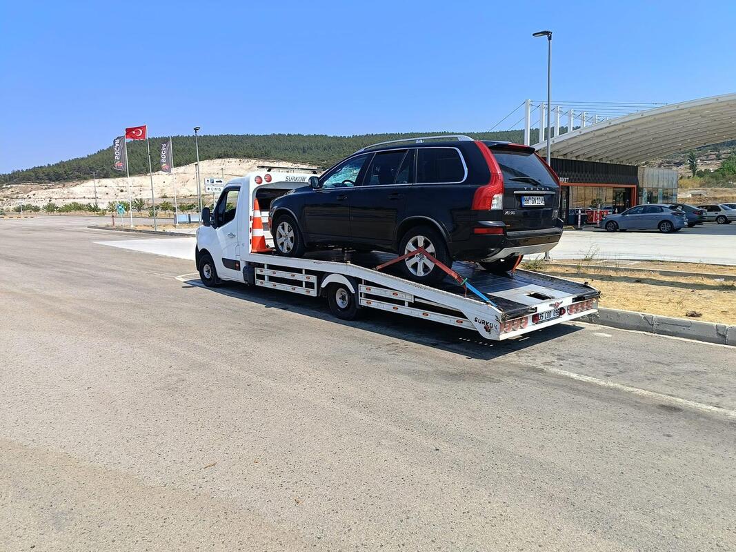 Bayraklı Çekici - BMW Taşıma Gece